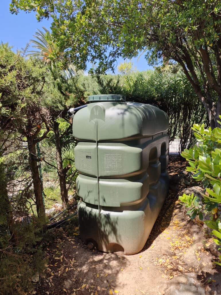 Réserve de 3000 litres d'eau pour la villa Artemis