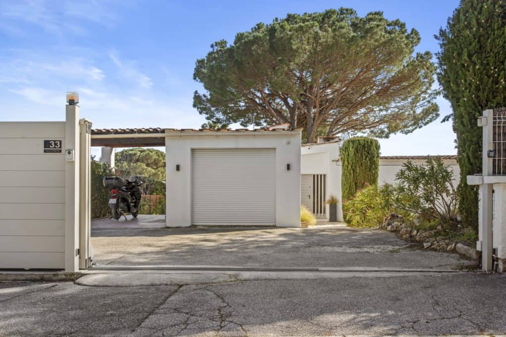 Parking de la Villa Artemis Golf de saint tropez